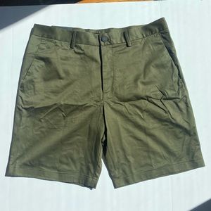 Banana Republic Core Temp 9” Aiden Short